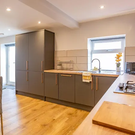 The Linden - Uk40475 *